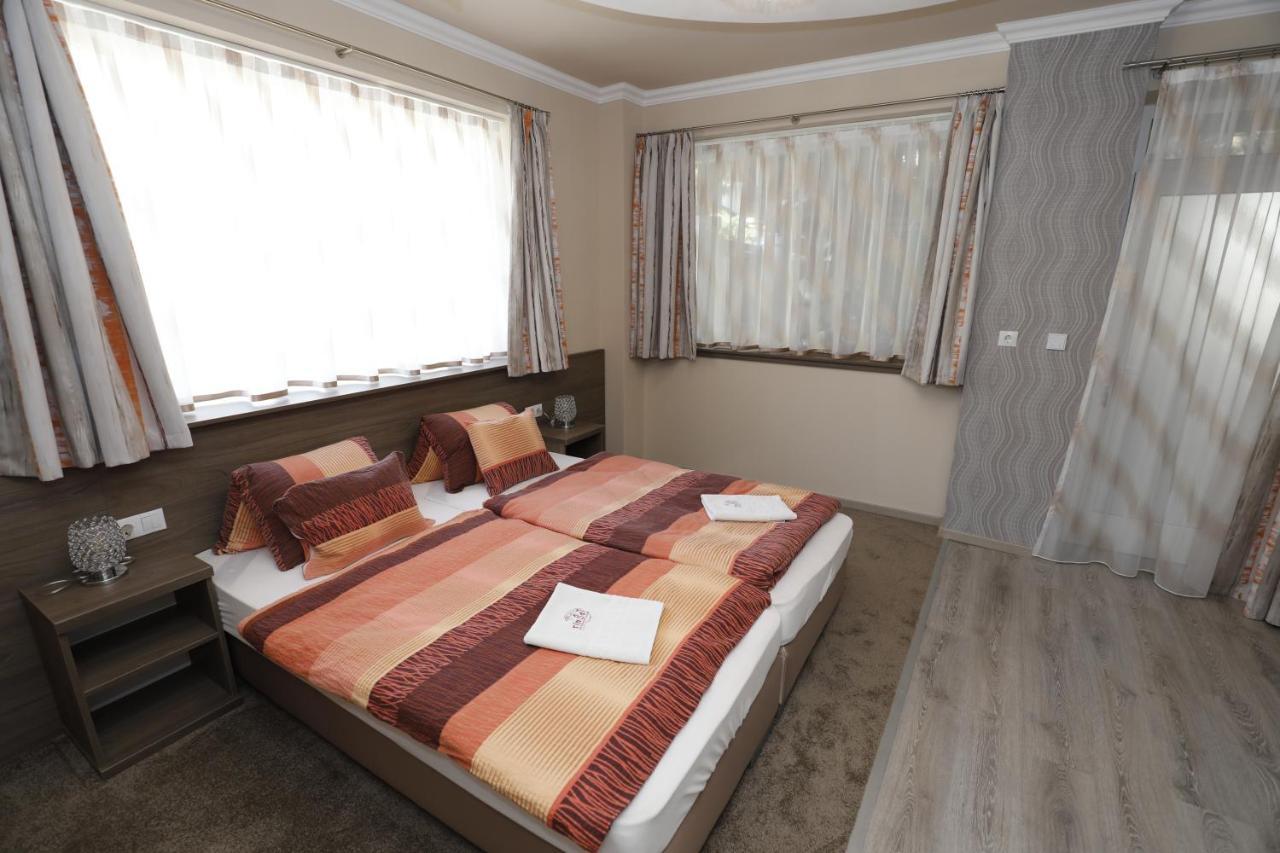 Tinodi Fogado Bed and Breakfast Sárvár Exteriör bild